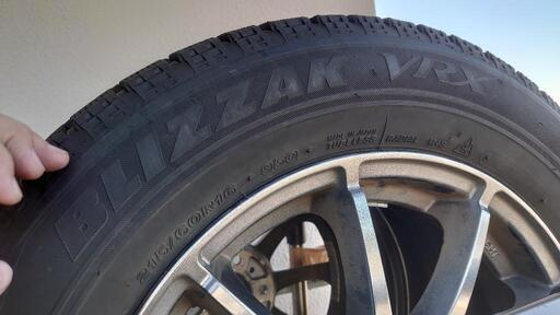 美品　スタッドレスタイヤセット　215/60R16