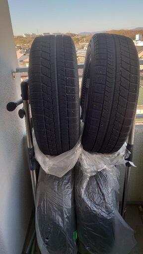 美品　スタッドレスタイヤセット　215/60R16