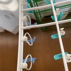 イケアIKEA FROST 物干しラック + ピンチハンガーの画像
