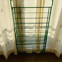 イケアIKEA FROST 物干しラック + ピンチハンガーの画像