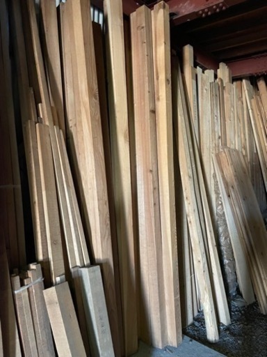 材木多数売ります！