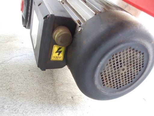 シンダイワ　薪割り機　SFM520 中古品　shindaiwa　
