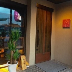 ホールスタッフ及び調理補助