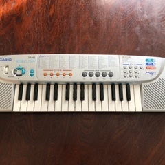 CASIOのコンパクトのキ-ボ-ドです。