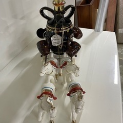 ホームアクセサリー　中古　馬車のボトル置き　中古　　リサイクルショップ宮崎屋住吉店　22.4.8 yの画像