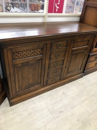 取りに来れる方限定！鍵付きサイドボードです！