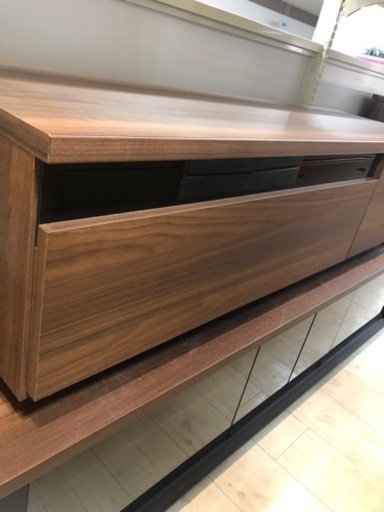 取りに来れる方限定！ＬＯＷＹＡのテレビボードです！