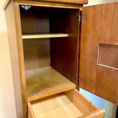 【うさぎタイルのキャビネット】の画像