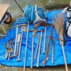 農機具や工具たくさんあります。