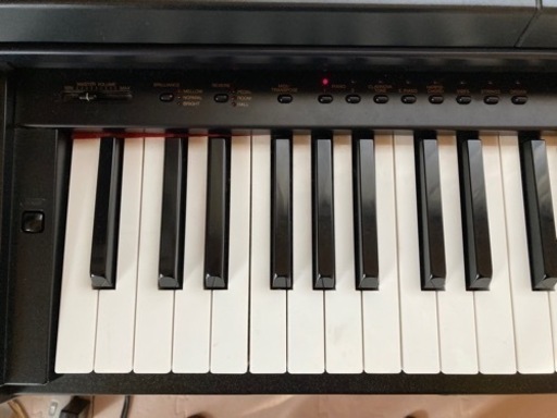 ピアノ　YAMAHA ヤマハ Clavinova クラビノーバ  CLP-560 CLPシリーズ 楽器 鍵盤楽器 88鍵盤 チェア付き