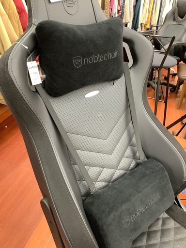 Noblechairs ゲーミングチェア