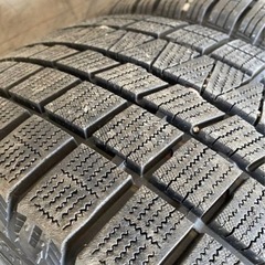 キャデラックホイール付スタッドレスタイヤの画像