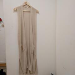 うすベージュニットジレ　美品