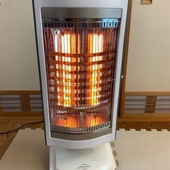 取引中　コイズミ　遠赤電気ストーブ　KKS-1080 2008年製