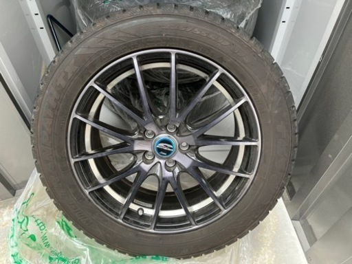 1シーズンのみ使用TOYOスタッドレスタイヤ　225/55R17 売ります