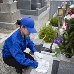 お墓掃除・お墓参り代行 承ります