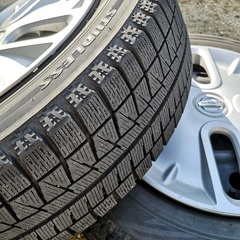 スタッドレスタイヤ  ブリヂストン 175/65R15 日産純正...