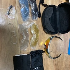 決まりました。オークリー OAKLEY偏光サングラス🕶