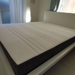 IKEA マルムMALM ベッドフレーム+ホーヴォーグマットレス クイーンサイズ