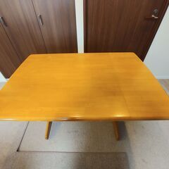 【無料】ダイニングテーブル