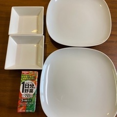 スクエア皿　大2枚、小2枚の画像