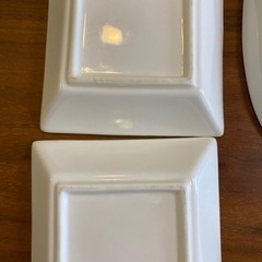 スクエア皿　大2枚、小2枚の画像