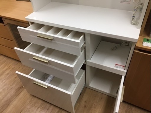 ニトリの３枚扉レンジボード（ホワイト）です。【トレファク東大阪店】