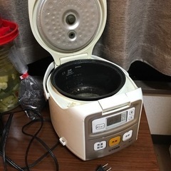 炊飯器を差し上げます