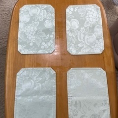 ティーマット4枚の画像