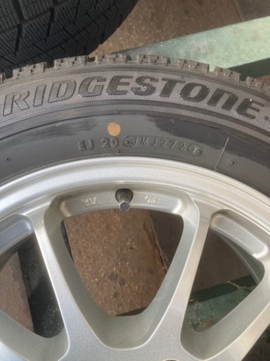 ブリヂストン　ブリザックVRX  バリ溝　205/60/R16  4本セット