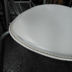 一人掛け椅子　チェア　ホワイト　合皮　札幌　リサイクルショップ　ホームプラスリサイクル　白石区の画像