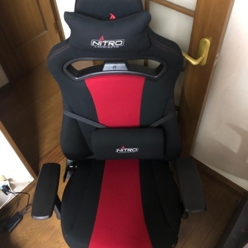 【美品】NITRO concepts ゲーミングチェア 赤 黒 ゲーム 椅子 デスク ナイトロ コンセプツ ブラック レッド