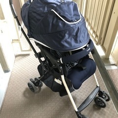 コンビのベビーカーの画像