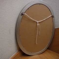 縦30センチ程の洋風かがみの画像