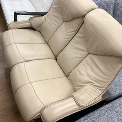 富士ファニチャー 2人掛けソファー売ります！