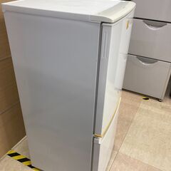 中古　動作確認済み　2ドア冷蔵庫　SHARPシャープ　SJ-14E8-KY　137リットル　右開き　ホワイト/イエロー　管理番号JTH-07の画像