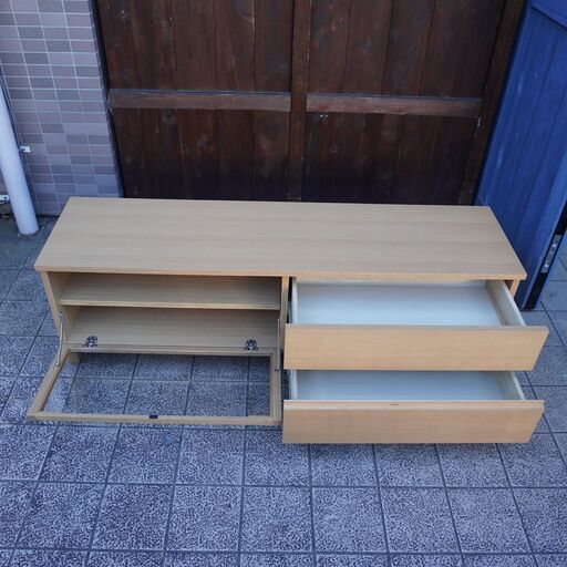 人気の無印良品(MUJI)のオーク無垢材を使用したAVラック！シンプルなTVボードは圧迫感を感じさせず、1人暮らしにも。北欧モダンスタ
