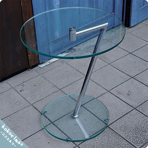 IDC OTSUKA(大塚家具)取り扱いのあるドイツのメーカーRonald Schmitt(ロナルドシュミット)のサイドテーブルです。ソファサイドやナイトテーブルとしてもおススメ。BL223