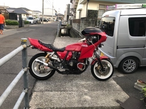 XJR400R 4HM ブレンボキャリパー、オーリンズリアサス、プリティガニマタブレッド