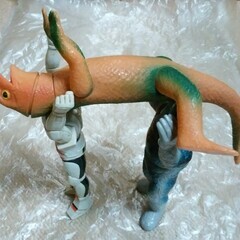 【無事受け渡し完了】謎フィギュア　ジャンクの画像