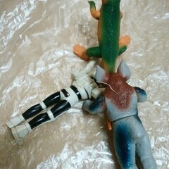【無事受け渡し完了】謎フィギュア　ジャンクの画像