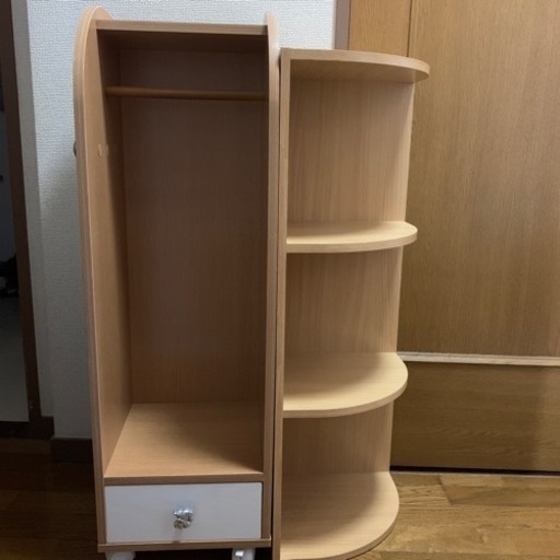 子供用ハンガーラックとコーナーラック