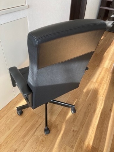 IKEAのシンプル椅子