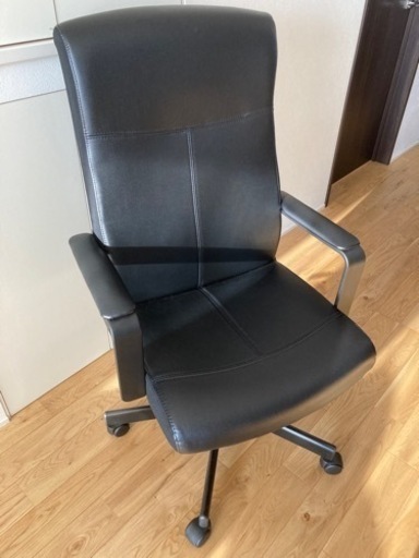 IKEAのシンプル椅子