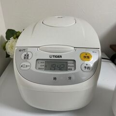 タイガー炊飯器 5.5合炊き JBHG1 マイコン炊飯ジャー炊きたて　#202の画像