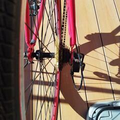 自己組立型26インチ自転車赤の画像