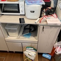 食器棚　カップボードの画像
