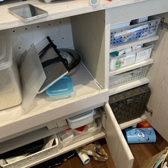 食器棚　カップボードの画像