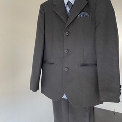 【値下げ中：一回のみ使用】男児用フォーマルスーツ（130cm）