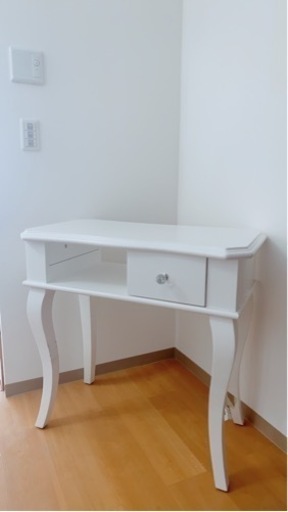 【ネイルサロンオススメ台】白基調のオシャレテーブル コンセント付き